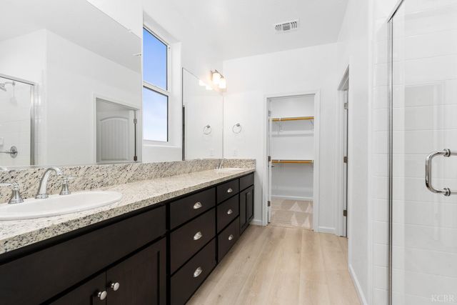 2467 NW Cedar Grove Court, Hanford, CA 93230