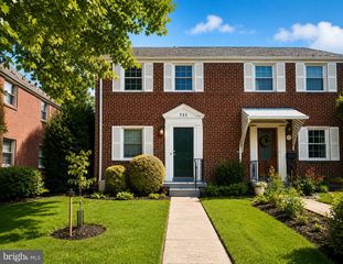 711 N OAKLAND ST, Arlington, VA 22203