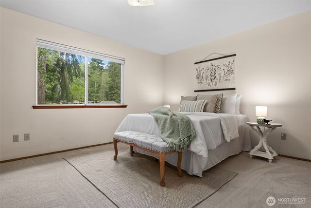 560 E Timberlake Drive E, Shelton, WA 98584