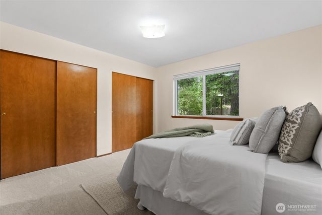 560 E Timberlake Drive E, Shelton, WA 98584