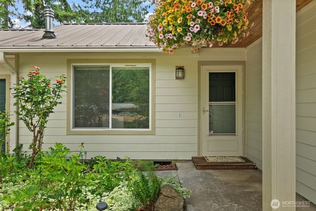 560 E Timberlake Drive E, Shelton, WA 98584