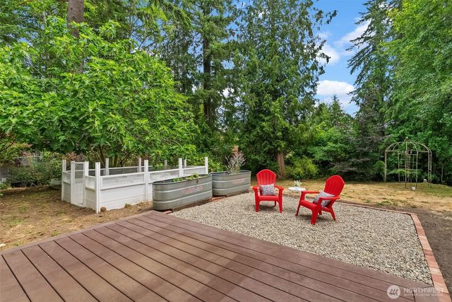 560 E Timberlake Drive E, Shelton, WA 98584