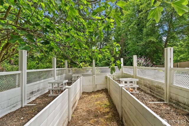 560 E Timberlake Drive E, Shelton, WA 98584
