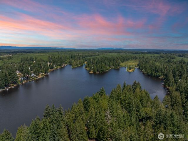560 E Timberlake Drive E, Shelton, WA 98584