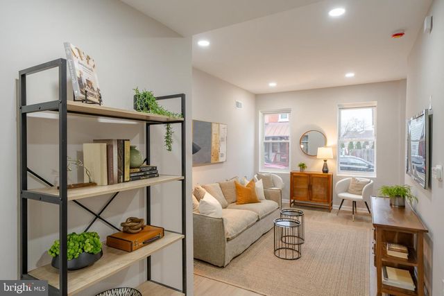 327 N DARLINGTON ST, West Chester, PA 19380