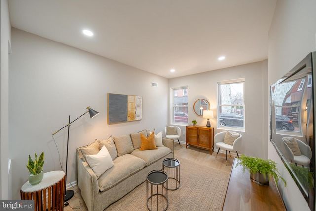 327 N DARLINGTON ST, West Chester, PA 19380