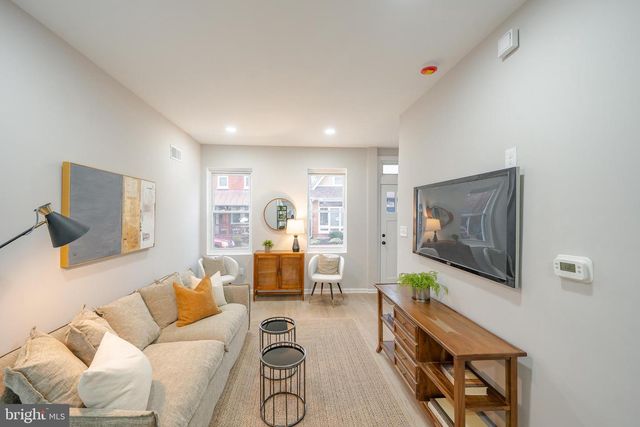 327 N DARLINGTON ST, West Chester, PA 19380