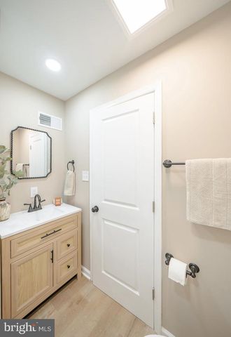 327 N DARLINGTON ST, West Chester, PA 19380