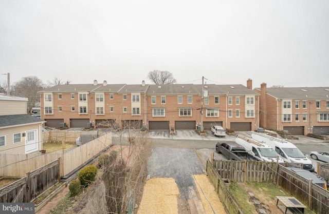 327 N DARLINGTON ST, West Chester, PA 19380