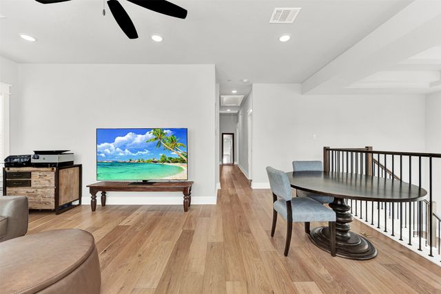 452 Jones Street, Grapevine, TX 76051