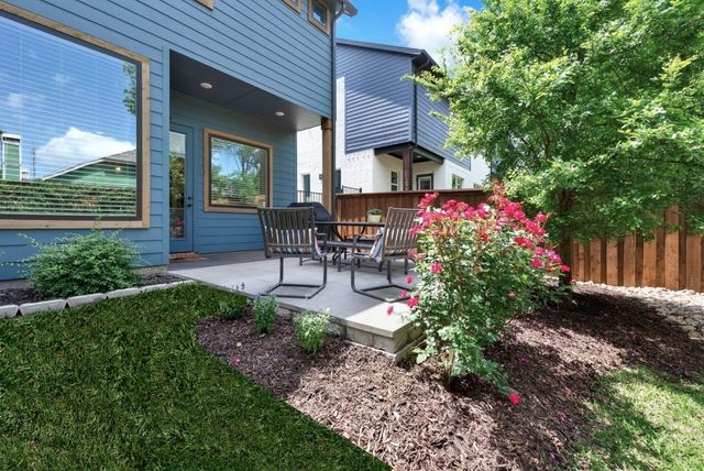 452 Jones Street, Grapevine, TX 76051