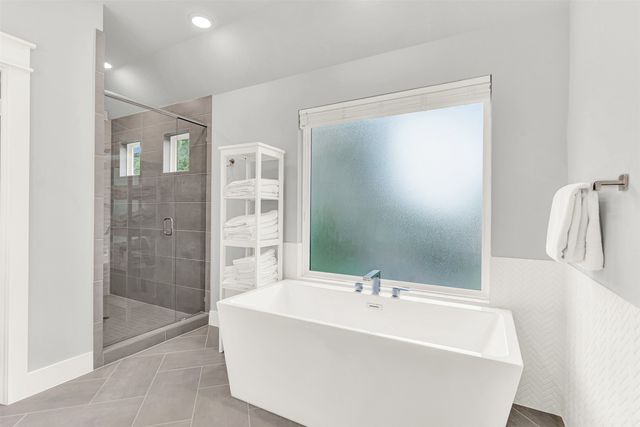 452 Jones Street, Grapevine, TX 76051