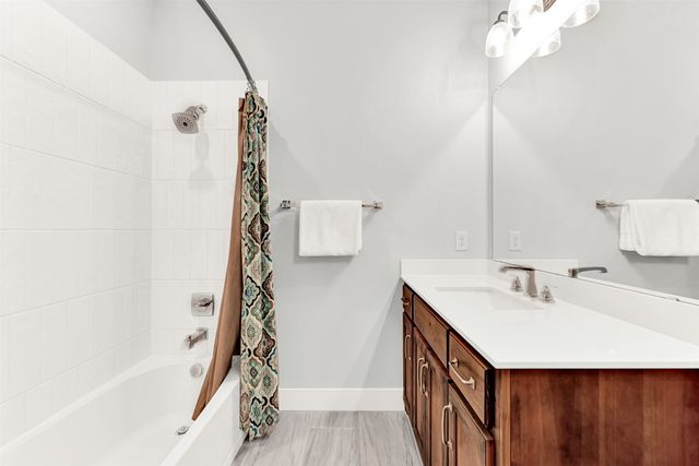 452 Jones Street, Grapevine, TX 76051