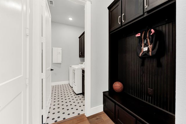 452 Jones Street, Grapevine, TX 76051