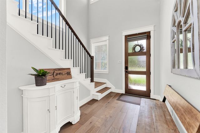 452 Jones Street, Grapevine, TX 76051