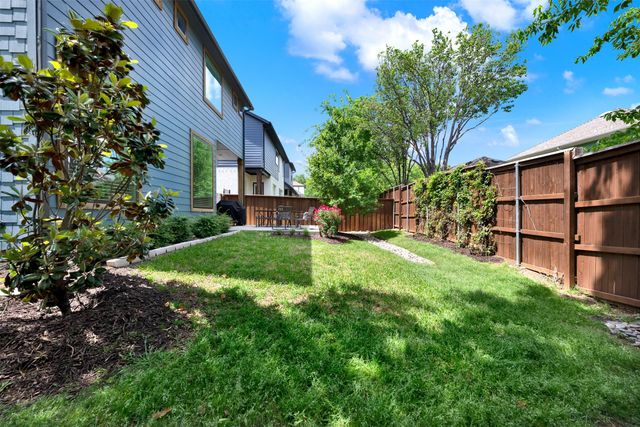 452 Jones Street, Grapevine, TX 76051