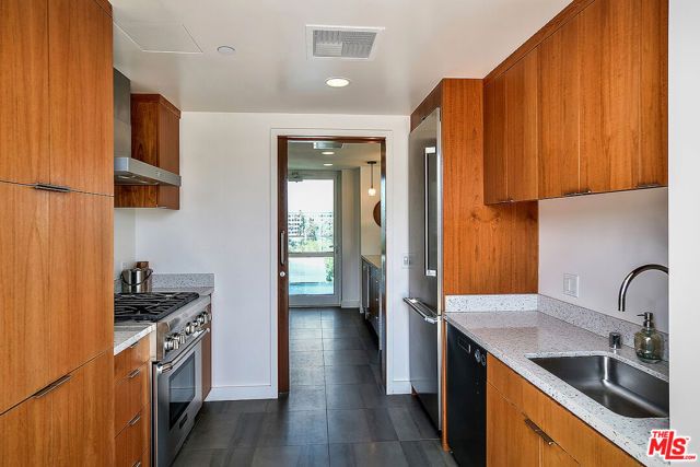 1705 Ocean Avenue 502, Santa Monica, CA 90401