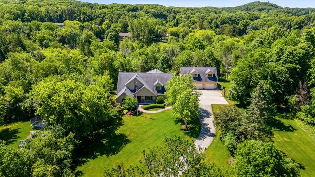 5989 Golf COURT, West Bend, WI 53095