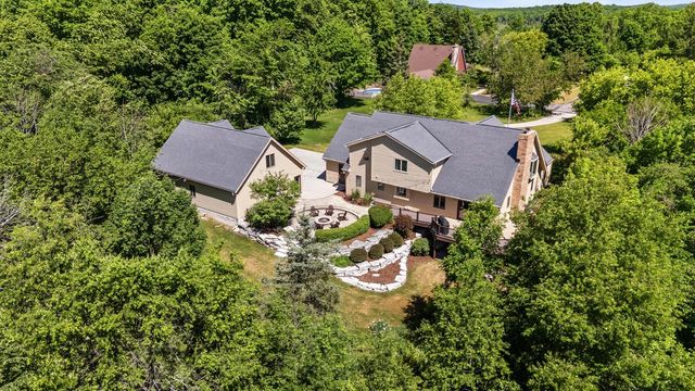 5989 Golf COURT, West Bend, WI 53095