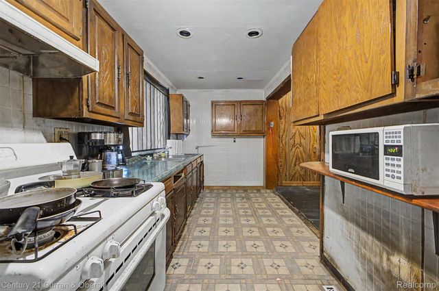 8040 Kirkwood Street, Detroit, MI 48210