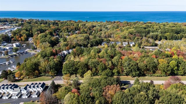 608 Kentucky Avenue, South Haven, MI 49090