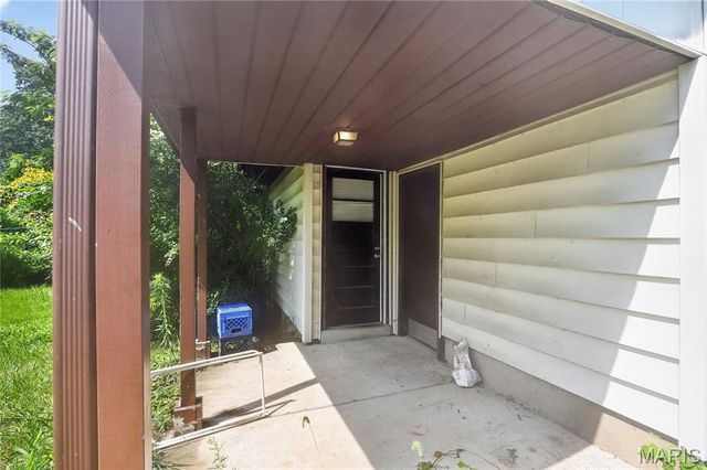 10061 Lilac Avenue, St Louis, MO 63137