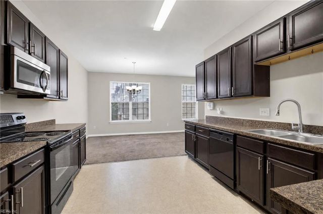 166 Hemisphere CIR, Newport News, VA 23601