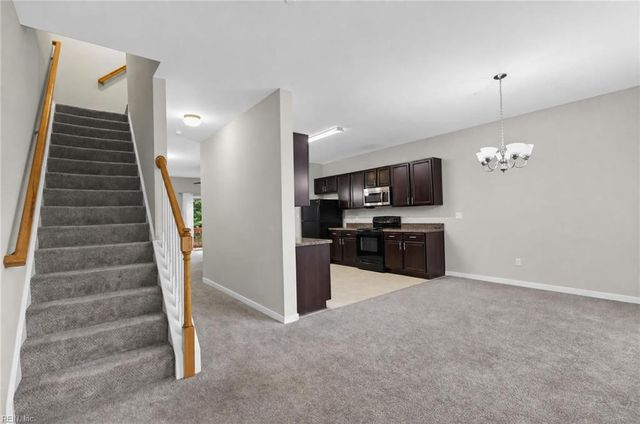 166 Hemisphere CIR, Newport News, VA 23601