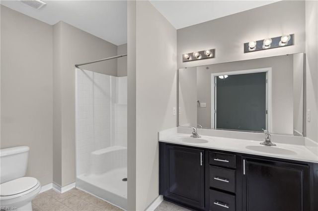 166 Hemisphere CIR, Newport News, VA 23601