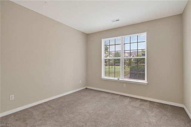 166 Hemisphere CIR, Newport News, VA 23601