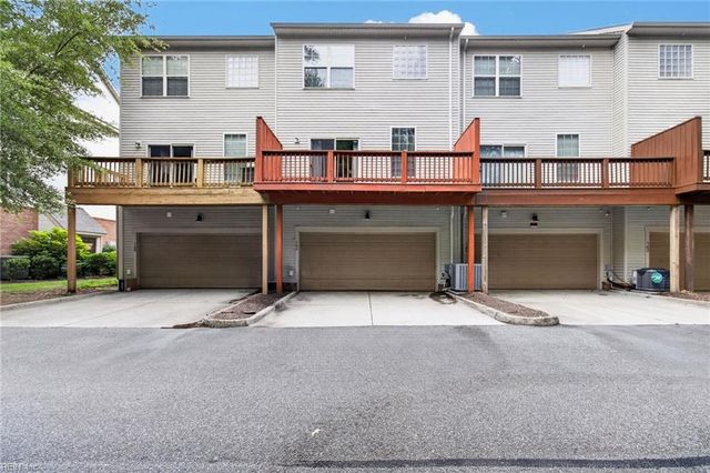 166 Hemisphere CIR, Newport News, VA 23601