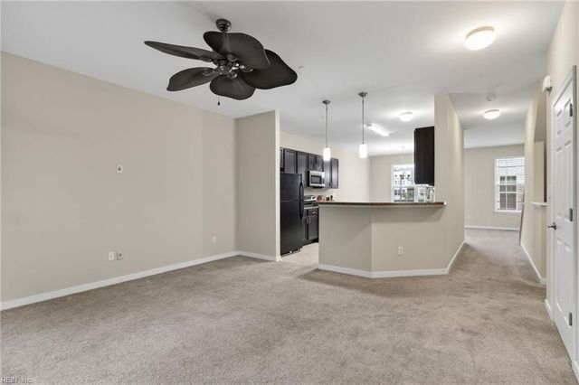 166 Hemisphere CIR, Newport News, VA 23601