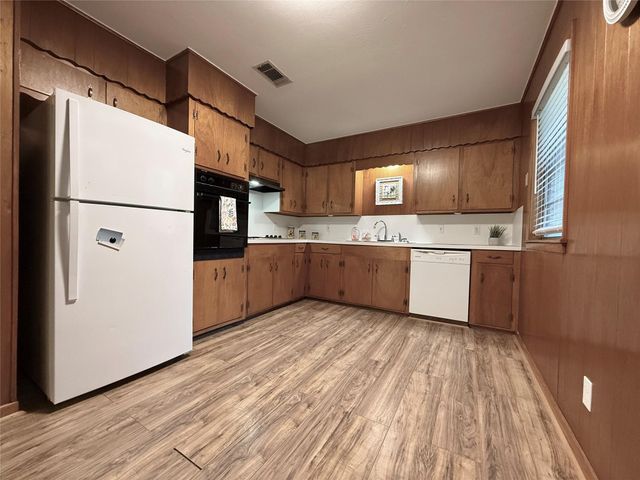 310 Ida Circle, Vidor, TX 77662