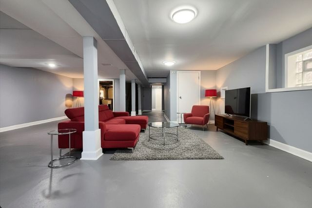 1454 N Mayfield Avenue, Chicago, IL 60651