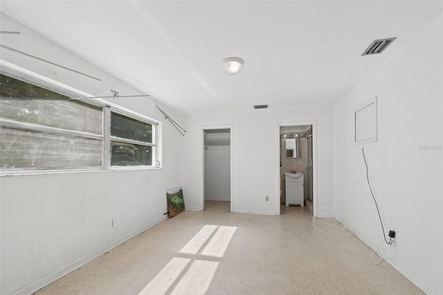 11435 OVAL DRIVE E, Largo, FL 33774