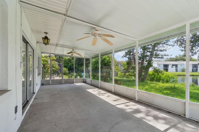 11435 OVAL DRIVE E, Largo, FL 33774