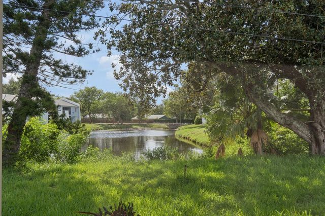 11435 OVAL DRIVE E, Largo, FL 33774