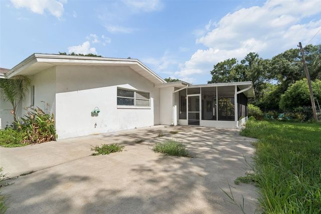 11435 OVAL DRIVE E, Largo, FL 33774