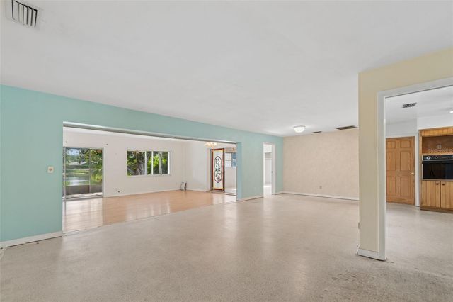 11435 OVAL DRIVE E, Largo, FL 33774
