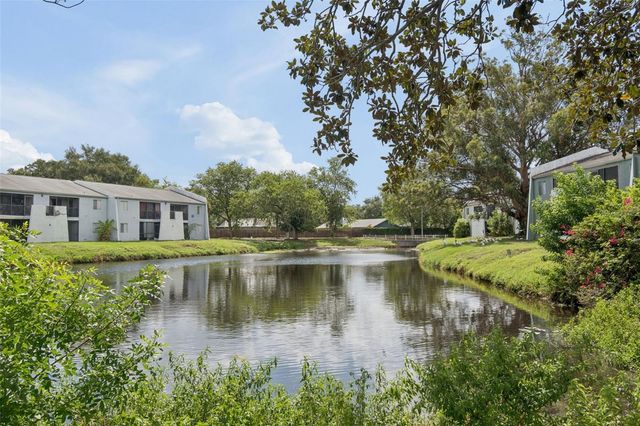 11435 OVAL DRIVE E, Largo, FL 33774