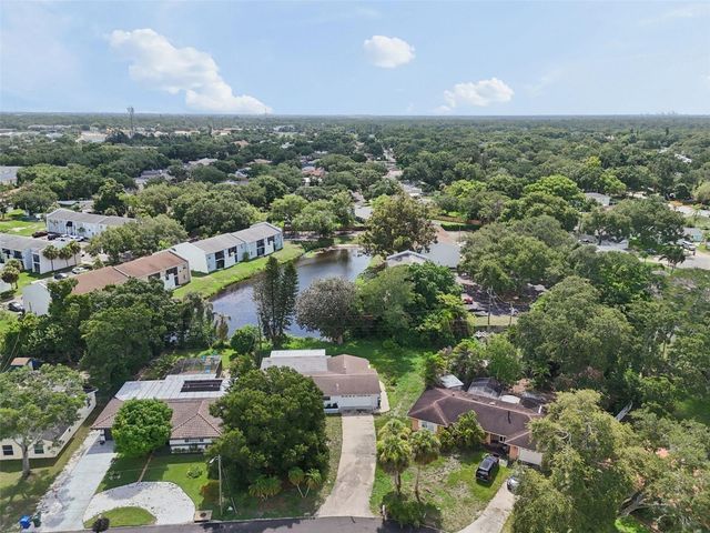 11435 OVAL DRIVE E, Largo, FL 33774