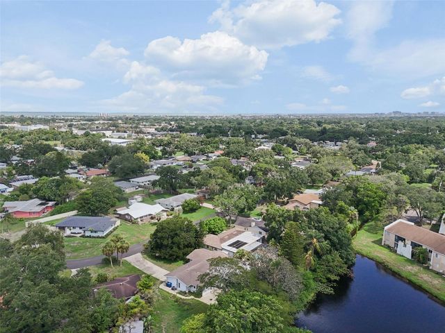 11435 OVAL DRIVE E, Largo, FL 33774