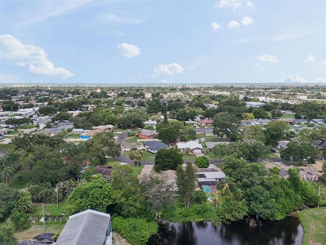 11435 OVAL DRIVE E, Largo, FL 33774