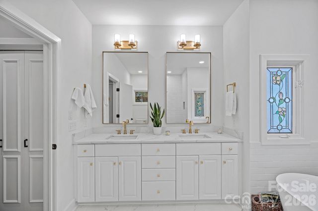 176 Yadkin Falls Road, New London, NC 28127