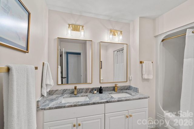 176 Yadkin Falls Road, New London, NC 28127