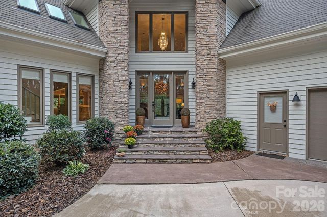 176 Yadkin Falls Road, New London, NC 28127