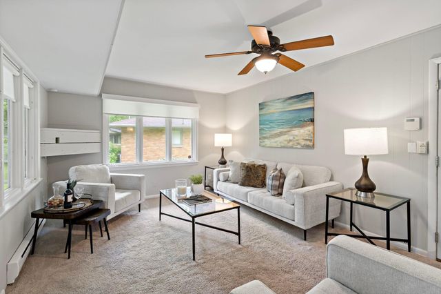 5104 Duggan Plaza, Edina, MN 55439