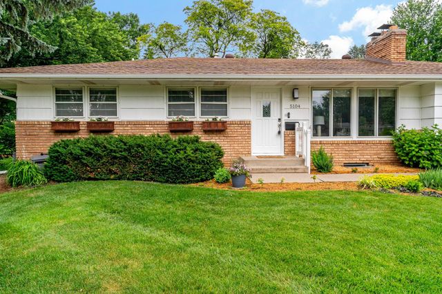 5104 Duggan Plaza, Edina, MN 55439