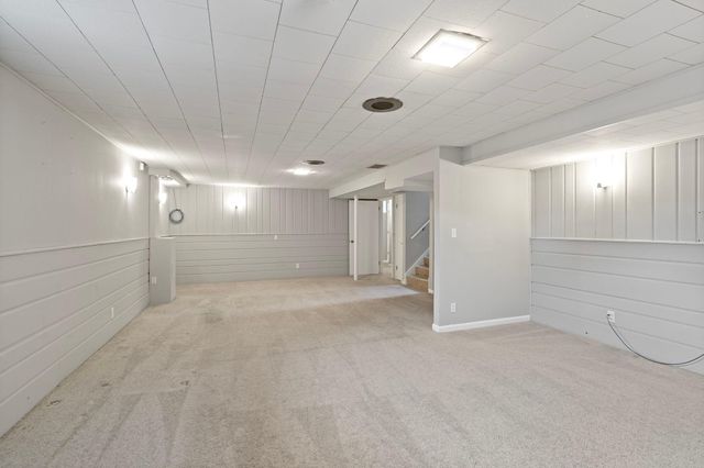 5104 Duggan Plaza, Edina, MN 55439