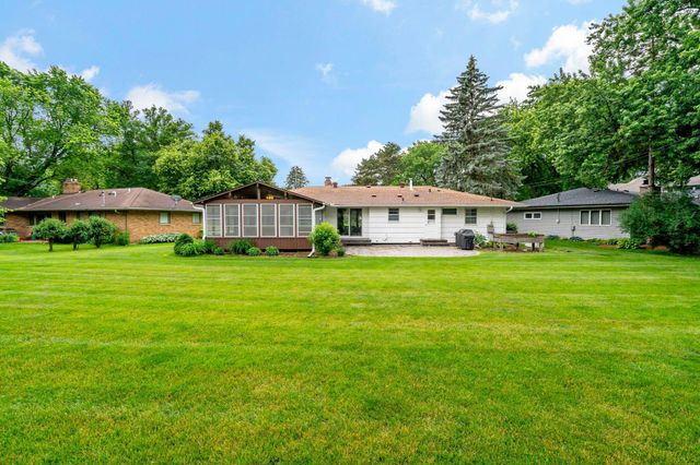 5104 Duggan Plaza, Edina, MN 55439